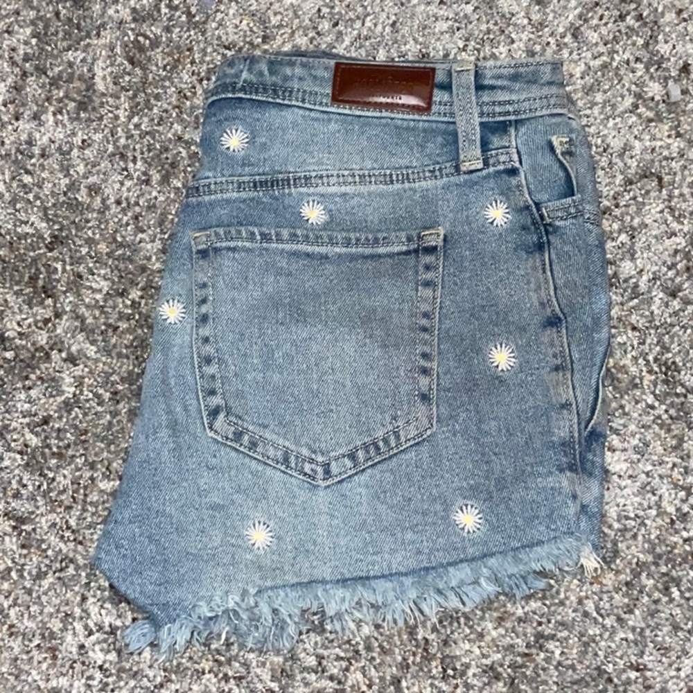 Hollister High rise “mom short” - Jean shorts